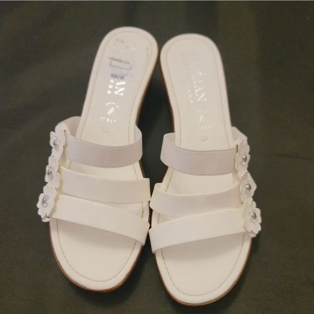 BRAND NEW ITALIAN SHOEMAKER SIDE FORAL DESIGN WEDGE SANDAL
